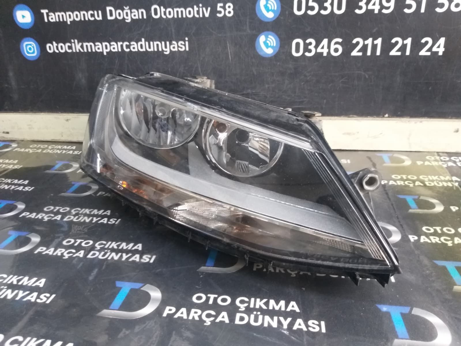 VOLKSWAGEN JETTA SA� FAR (11-18)